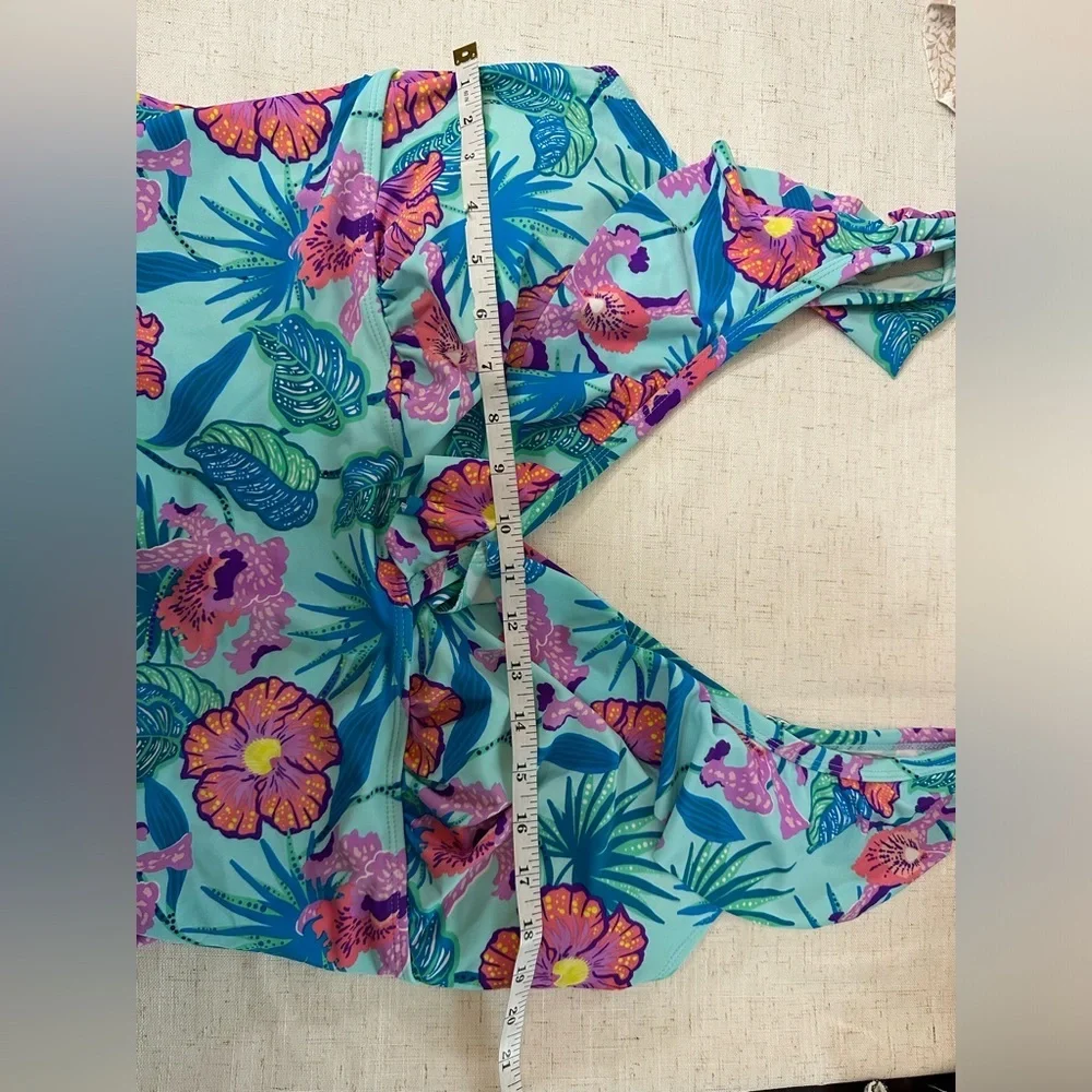 Floral Ruffle Swimsuit Top - Picture 4 of 14